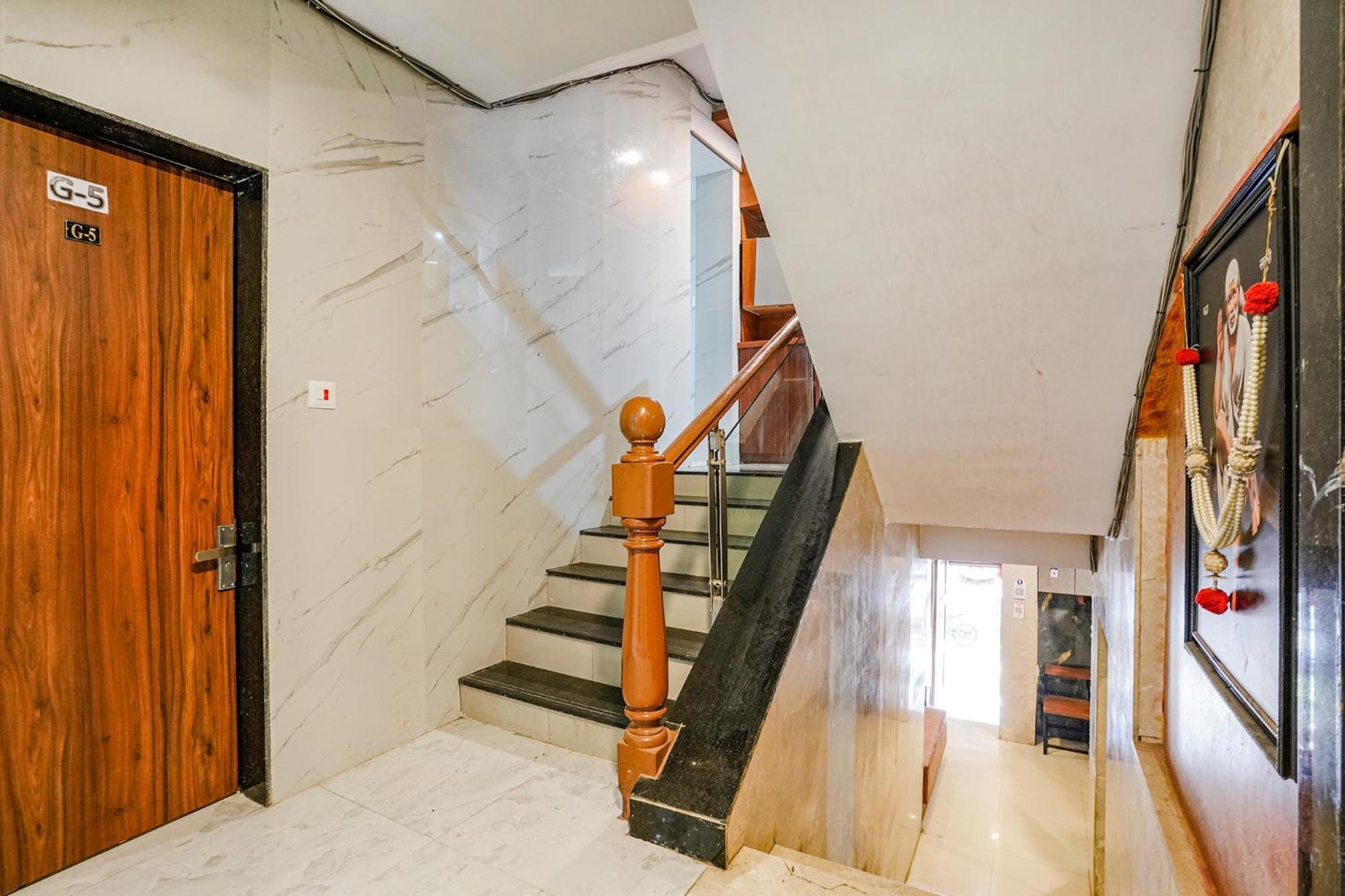 Fabexpress Yatri Inn - Navi Mumbai Turambhe エクステリア 写真